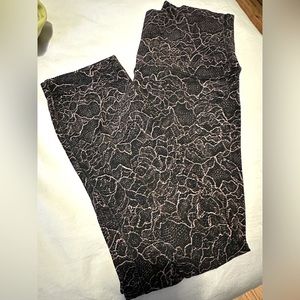 Lululemon leggings size 4